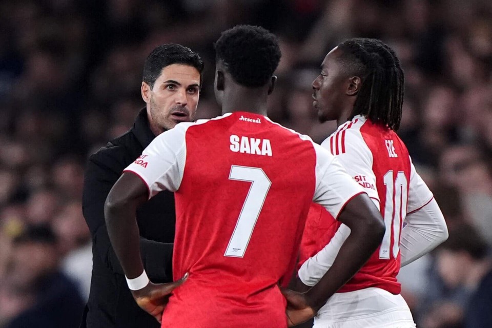 员都需要在, 的九名飞行, 沟通的方式