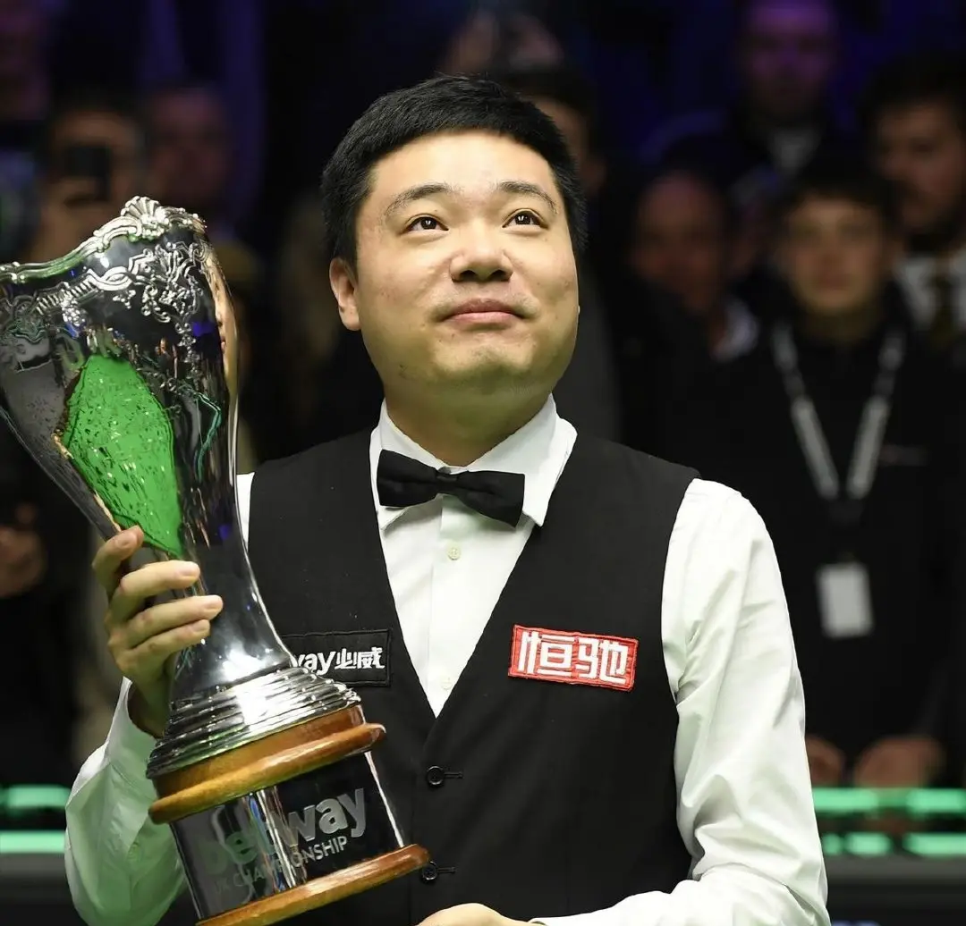 在克鲁斯堡, 自己世锦赛, 点未果 在克鲁斯堡, 自己世锦赛, 点未果