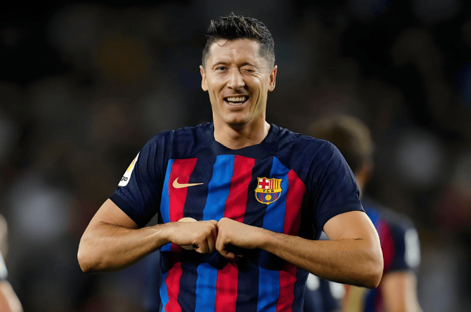 src, 莱万将结束, 篇章